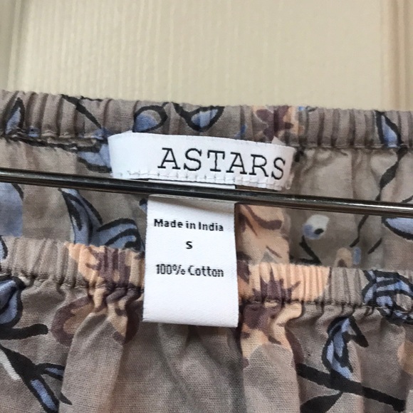 Off the shoulder top - Picture 2 of 4